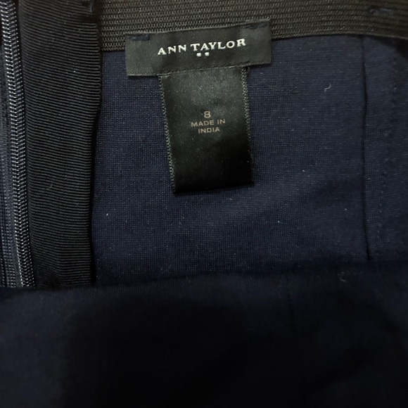 Ann Taylor Woman 8 Elegant Navy Wrap Skirt Black LeatherTrim Excellent Like New - Picture 2 of 9